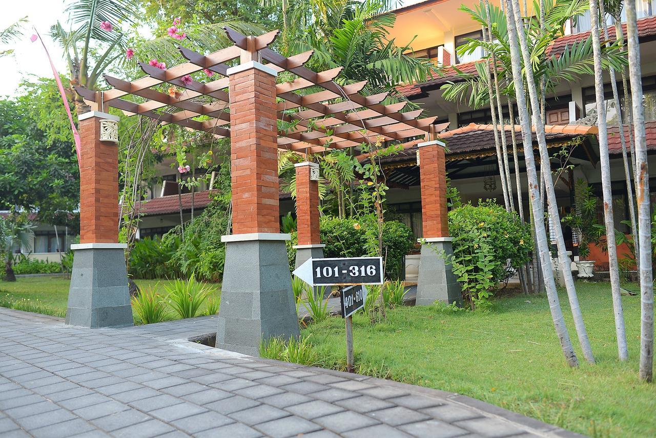 Palm Beach Hotel Bali Kuta Lombok Exterior foto