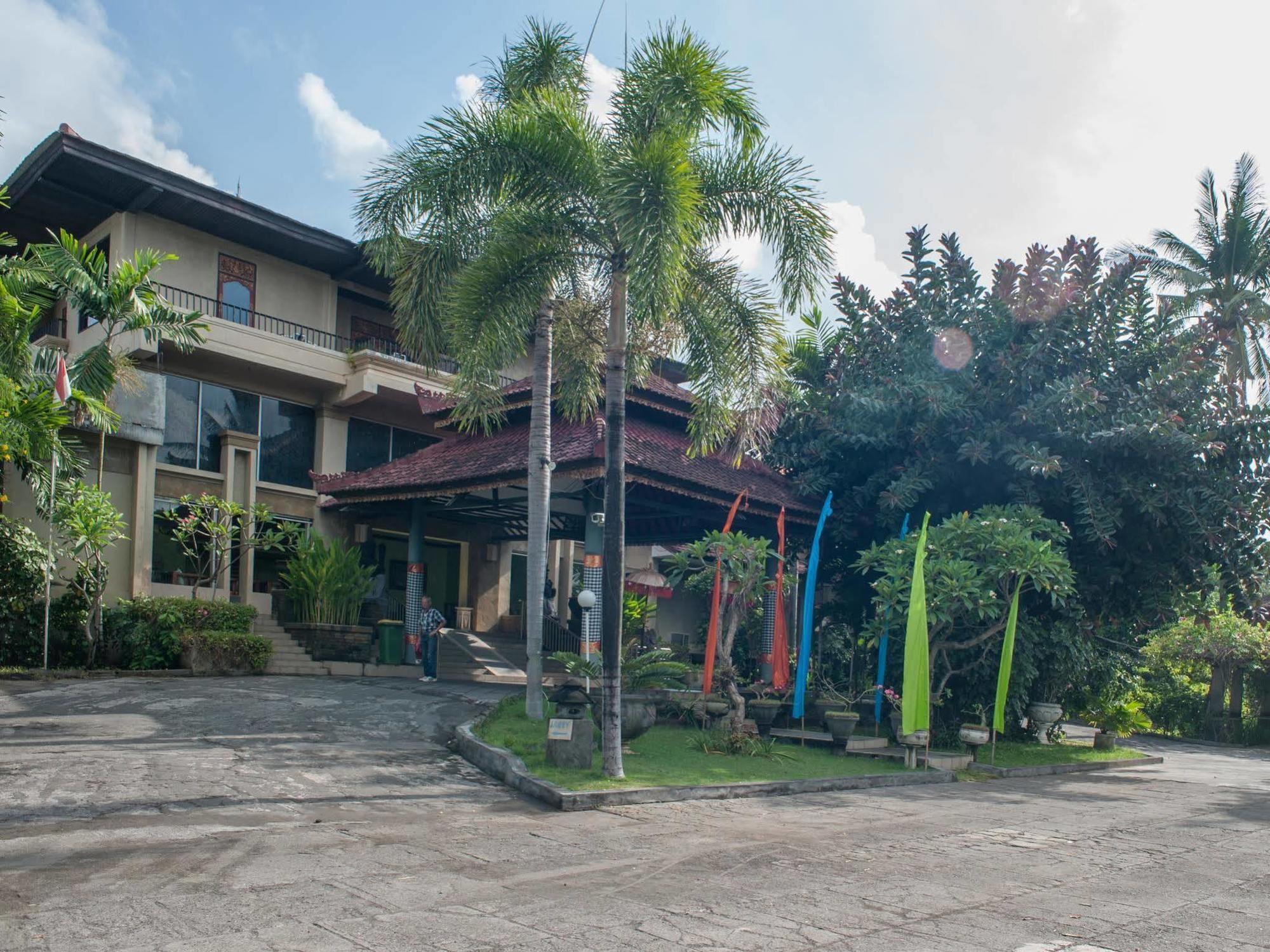 Palm Beach Hotel Bali Kuta Lombok Exterior foto