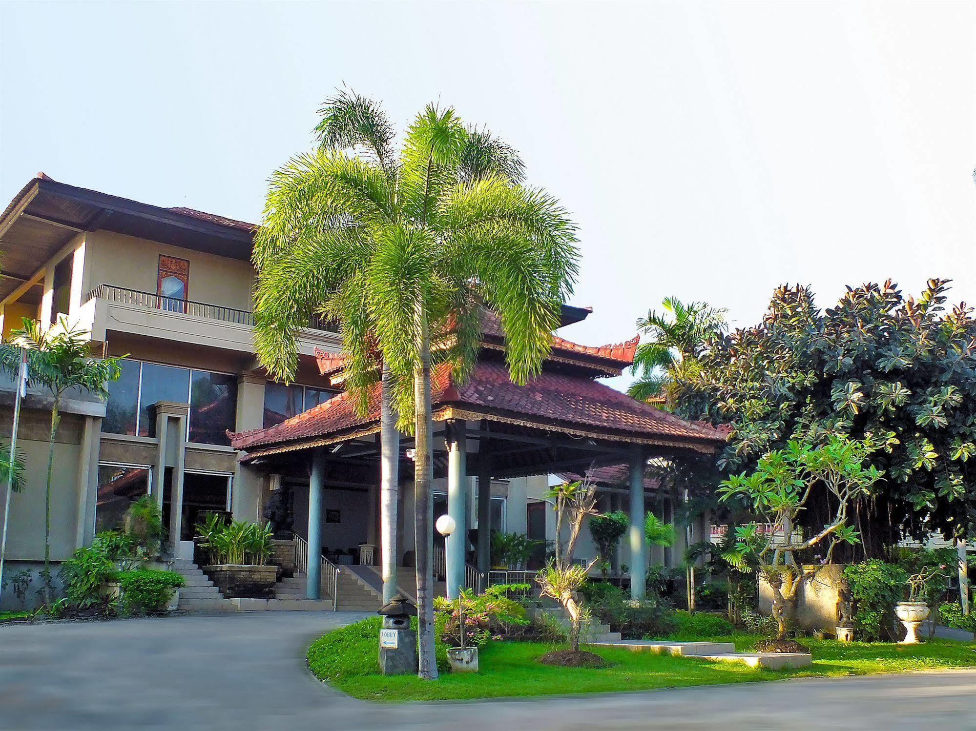 Palm Beach Hotel Bali Kuta Lombok Exterior foto